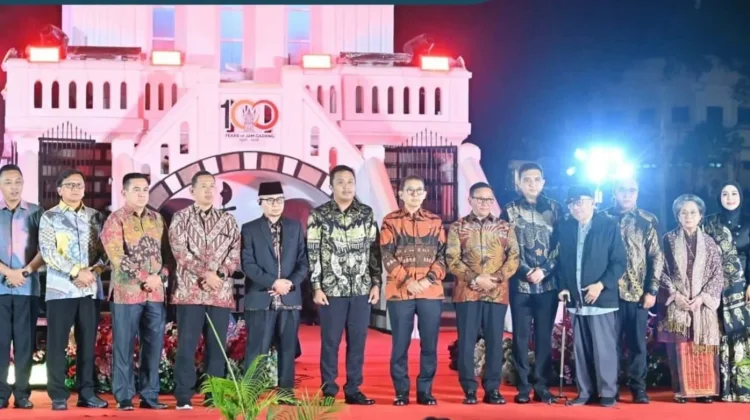 Cultural Night Meriahkan Puncak Seratus Tahun Jam Gadang