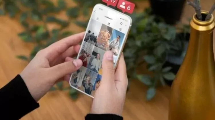 Kenapa Kita Bisa Scroll Berjam-Jam tanpa Sadar?