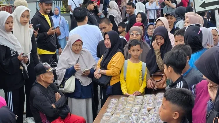 Festival Kuliner Tradisional Tutup Rangkaian Peringatan 100 Tahun Jam Gadang