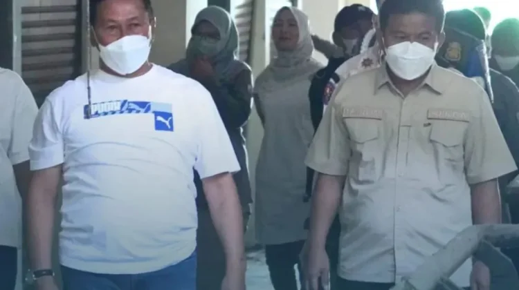 Pemko Bukittinggi Goro Bersihkan Gedung Pasar Banto