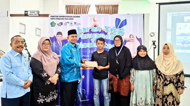 Kemenag Padang Panjang Salurkan Santunan pada Lebaran Yatim dan Disabilitas 2026