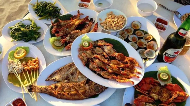Kuliner Malam Favorit yang Selalu Diburu Wisatawan