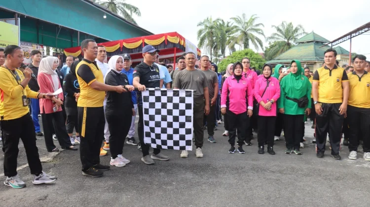 Sambut Hari Bhayangkara Ke-80, Polres Pasbar Gelar Olahraga Bersama, dan Doorprize
