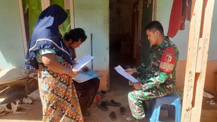 Babinsa Koramil Suliki Ajak Warga Jaga Kebersihan