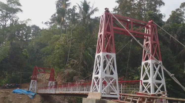 Sentuhan Akhir Jembatan Garuda 28 Terhubung