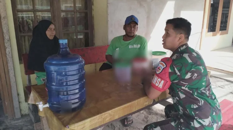 Babinsa Guguak Edukasi Hemat Air Warga