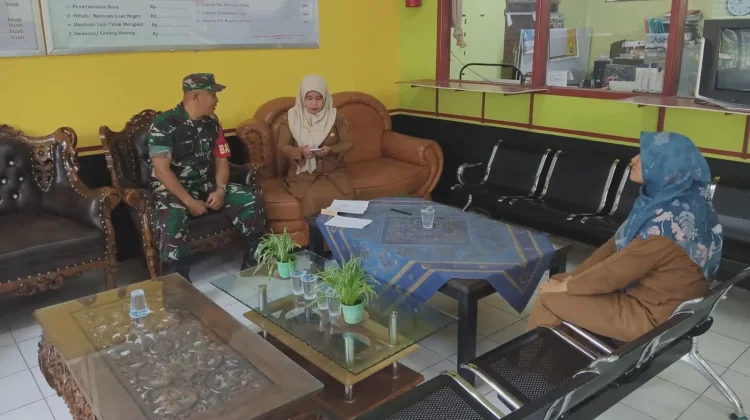 Babinsa Pangkalan Perkuat Silaturahmi Edukasi Warga