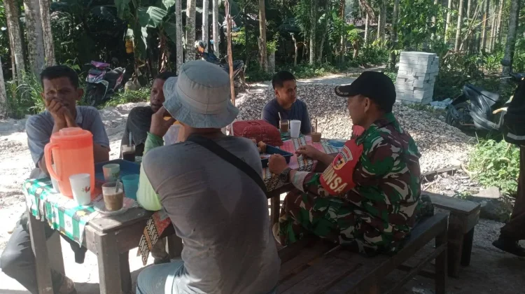 Babinsa Luak Ajak Warga Lawan Pekat