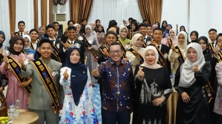 Bupati dan Ketua TP PKK Tanah Datar Motivasi Remaja Wujudkan Generasi Berkualitas