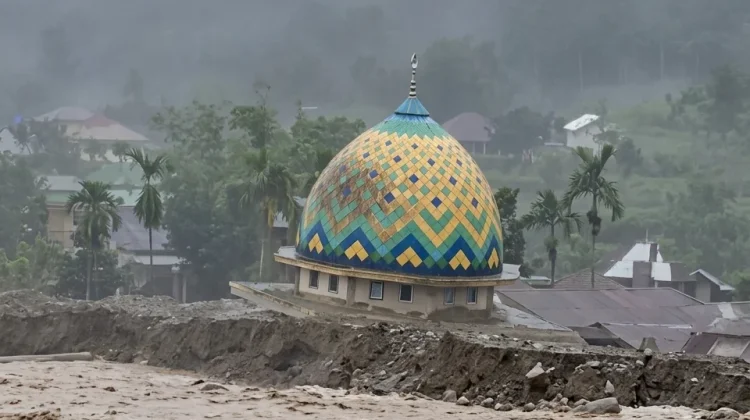 Bencana Hidrometeorologi Landa Nagari di Agam dan Pasaman