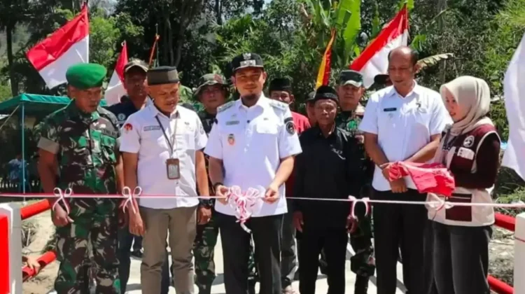 Wakil Bupati Resmikan Jembatan Beton Merah Putih di Jorong Bukik Apik