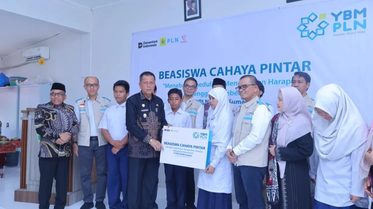 Bantu Siswa Kurang Mampu Pemko Payakumbuh Apresiasi YBM PLN