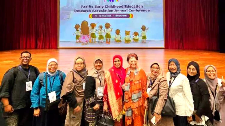 Dr. Rosita Medina Tembus Konferensi PAUD Bergengsi di Singapura