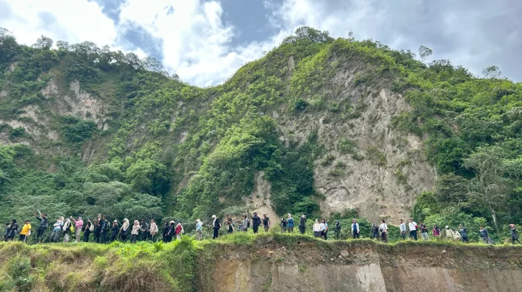 Mendaki Bukit Lewati Lembah, Kalua Masuak Rimbo bersama Kamari Adventure