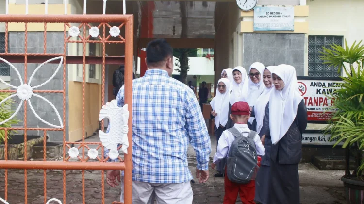 GAMAS Warnai Hari Pertama Sekolah di Padang Panjang