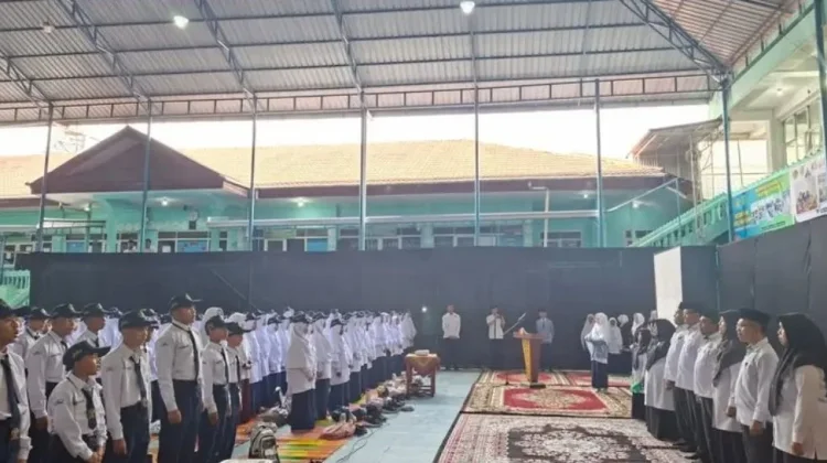 Kakanwil Sumbar Buka MATAMUDA dan Sapa 384 Murid Baru MTsN