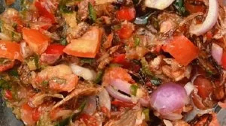 Sambal pecak Pelengkap Hidangan yang pedas Segar, dan Menggugah Selera