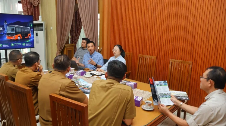 Gedung Balai Kota Dilirik PT Zeven Metro Jajaki Bus Listrik 22 Kursi
