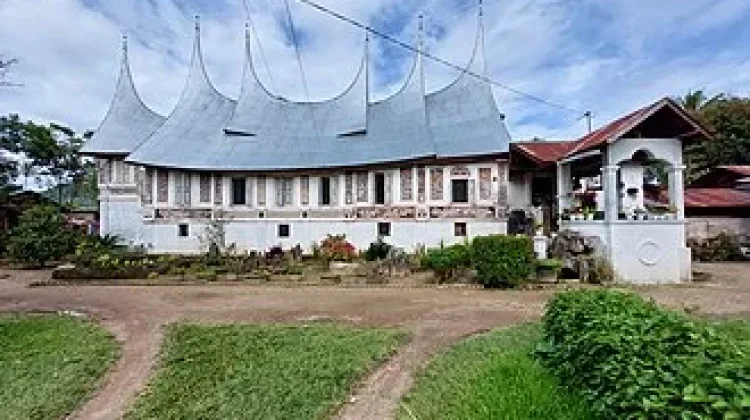 Rumah Gadang Ukiran Cina, di Limapuluh Kota