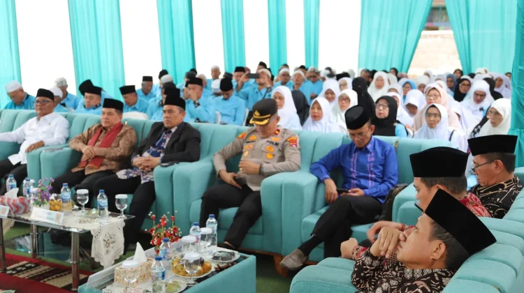 Keluarga Haji Agam Dikukuhkan, Kemenhaj Sumbar Perkuat Pembinaan Pasca Haji