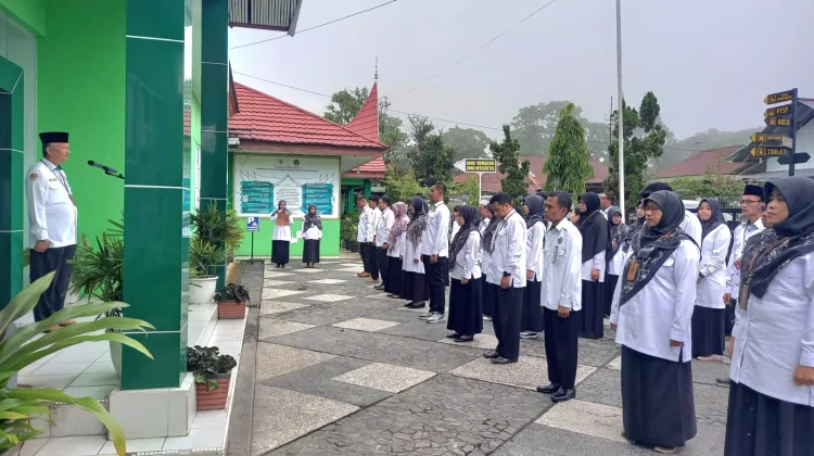 Kemenag Bukittinggi Perkuat Disiplin ASN, Doakan Almarhum Penyuluh