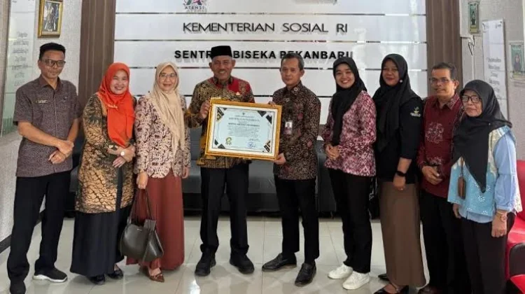 Pemkab Limapuluhkota Terima Bantuan Masyarakat Rentan Kemensos RI Rp1 Miliar