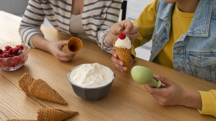 Bijak Menikmati Es Krim sebagai Bagian dari Pola Makan Seimbang