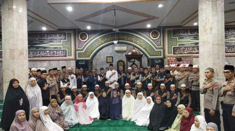 Kapolda Sumbar Hadiri Gerakan Subuh Berjamaah di Masjid Muhsinin