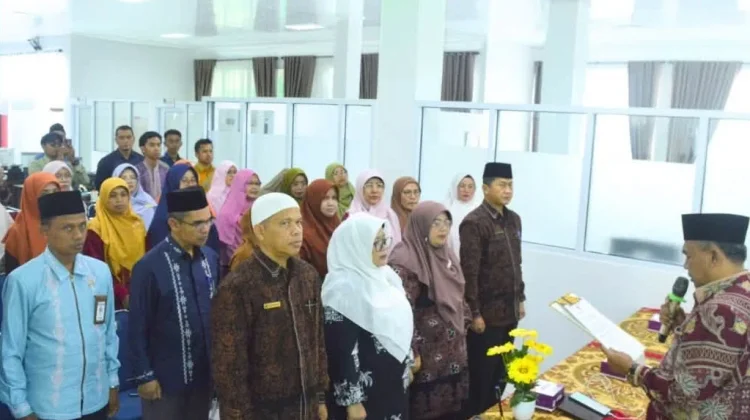44 ASN Kemenag Padang Panjang Dikukuhkan Jadi Tim Kurikulum Madrasah