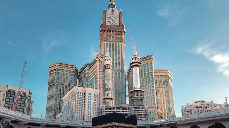 Self Healing Paling Hakiki, Umrah di Usia Muda Itu Vibe-nya Beda!