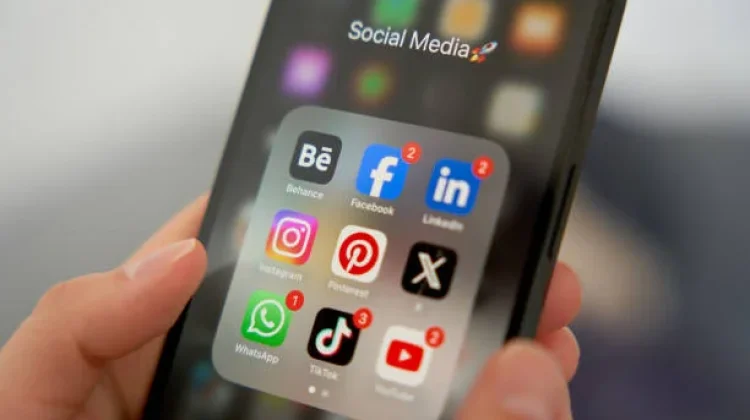 Dampak Media Sosial bagi Generasi Muda