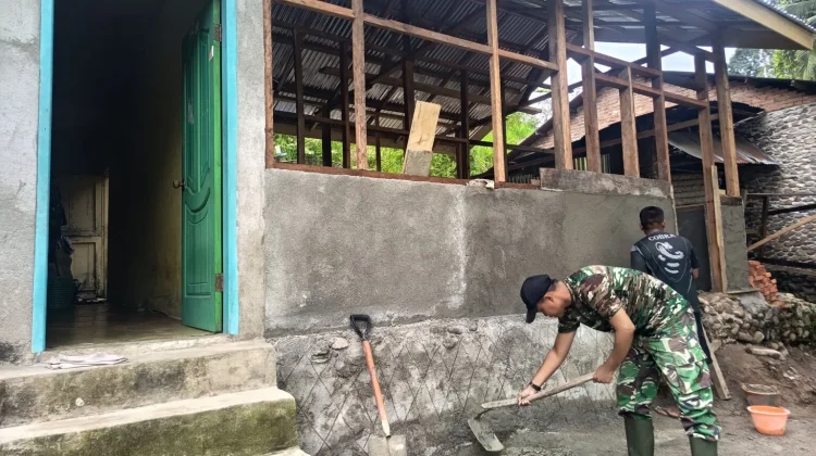 Satgas TMMD 129 Kodim 0304/Agam Kebut Rehab RTLH, Harapan Ibu Nurhayati Terwujud