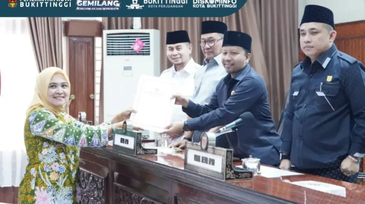 Pemko dan DPRD Bukittinggi Sepakati Perubahan Perda Pajak dan Retribusi Daerah