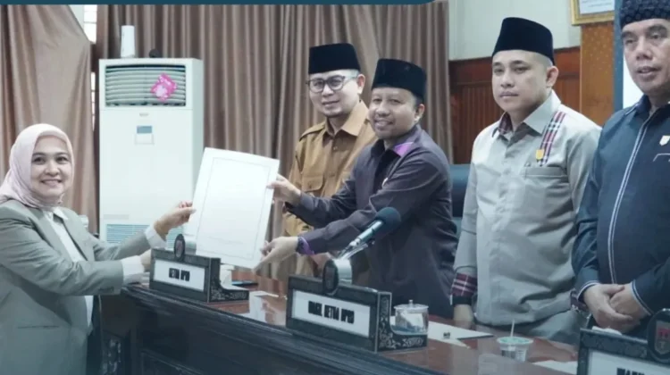 Fraksi DPRD Bukittinggi Bahas Perubahan Perda Pajak Retribusi