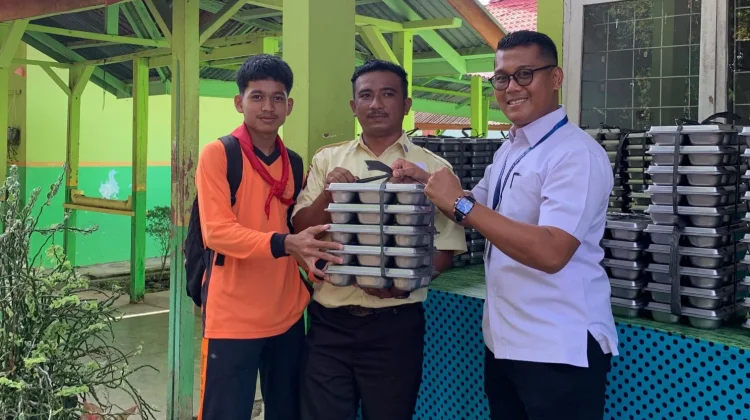 SPPG Nagari Ophir Pasbar Salurkan MBG 1.291 Penerima Manfaat