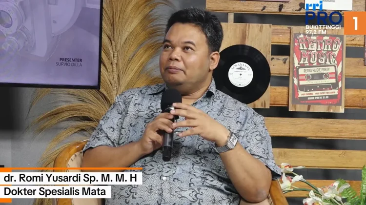 Bahaya Main Gawai Ruang Gelap sebelum Tidur
