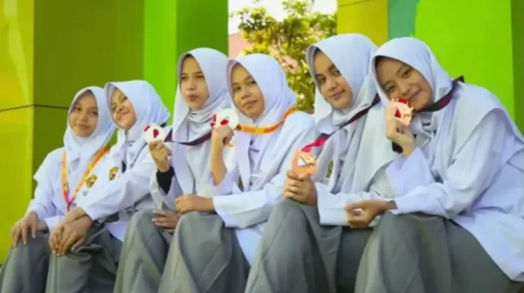 Enam Atlet MAN 1 Dominasi Kejuaraan Karate Jam Gadang 2026