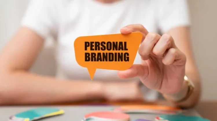 Personal Branding di Media Sosial, Penting atau Sekadar Tren?
