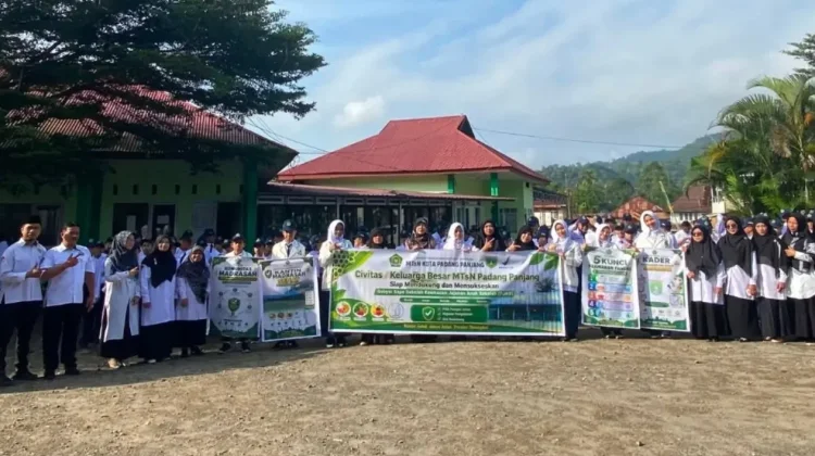 MTsN Padang Panjang Gelar Gebyar SAPA PJAS Edukasi Jajanan Sehat