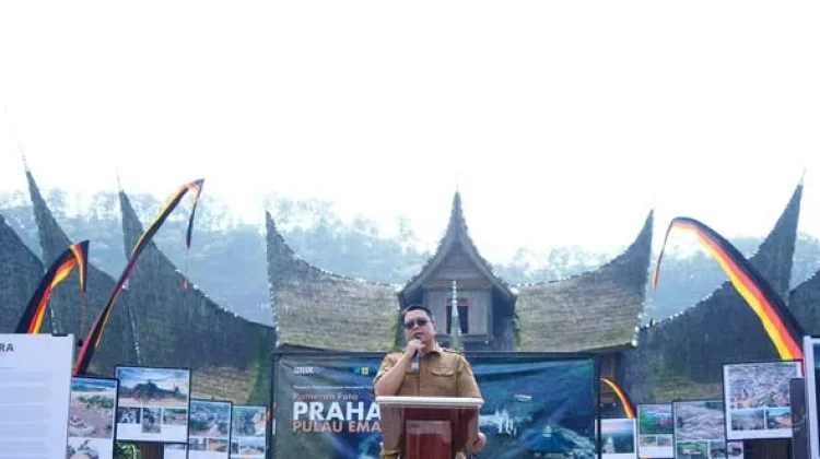 Pameran Foto Prahara Pulau Emas, Wabup Ahmad Fadly Sampaikan Apresiasi
