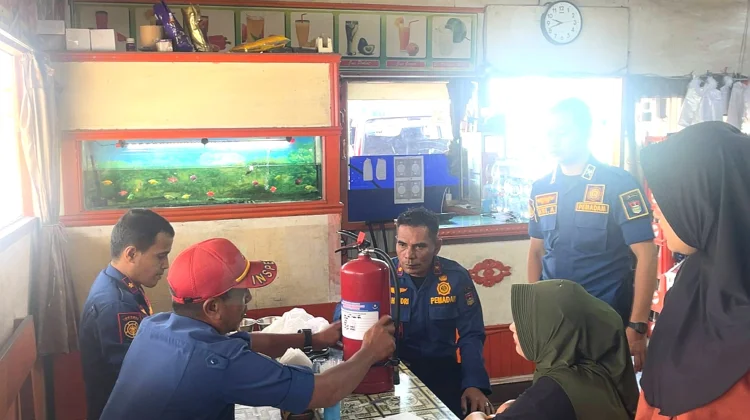 GEMPAR Damkar Bukittinggi Tingkatkan Kewaspadaan Kebakaran Pelaku Usaha