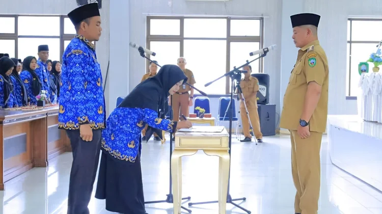90 Kepala SD-SMP Resmi Dilantik, Bupati Pasaman Tekankan Sinergi dan Kolaborasi