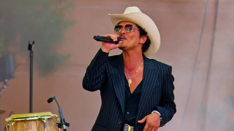 Sediakan Tiket “Tanpa Pandangan”, Konser Bruno Mars Tuai Perdebatan