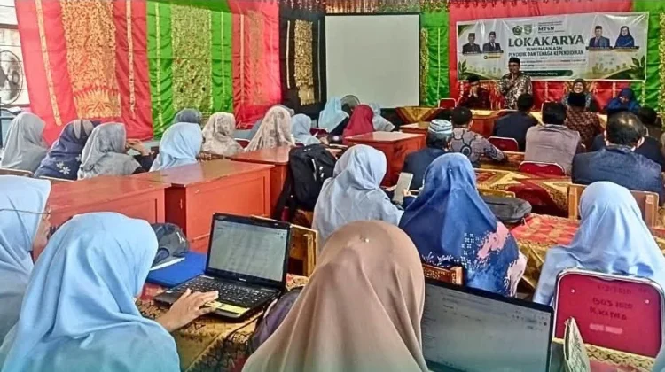 Pembinaan GTK MTsN Padang Panjang Tekankan