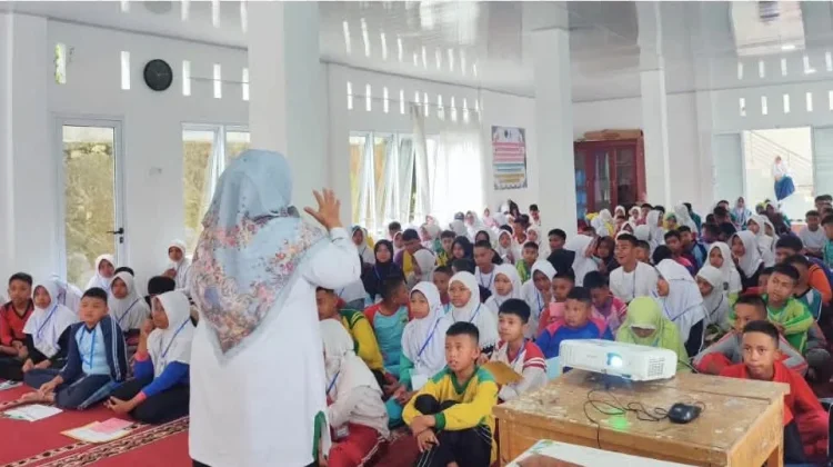 Materi Pergaulan Sehat Remaja Pada MPLS SMPN 5 Padang Panjang