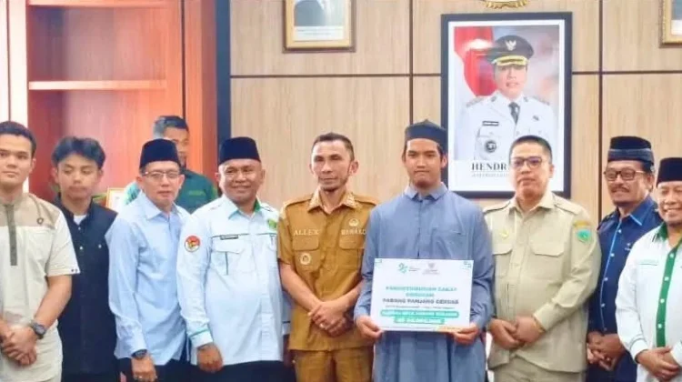 Bantuan Zakat Bagi Tujuh Pelajar Ke Timur Tengah, Kakankemenag Ikut Dampingi