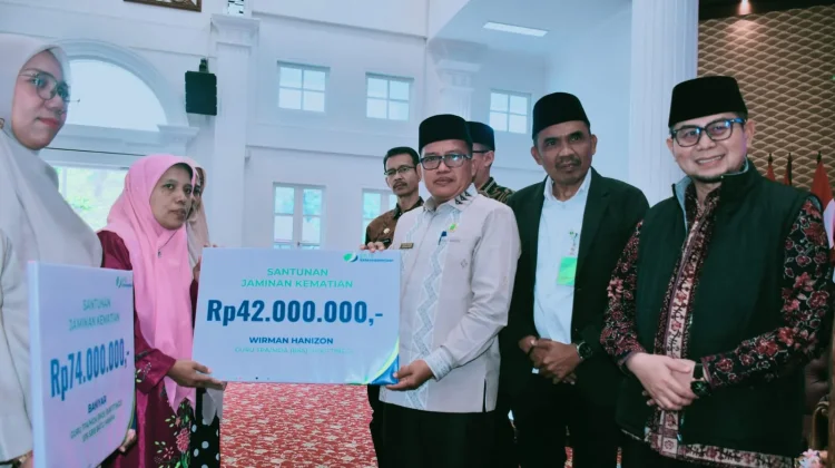 Penyerahan Insentif Guru Pendidikan Al-Qur'an: Persiapkan Generasi Qur'ani