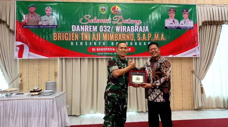 Danrem 032/Wirabraja Perkuat Sinergi TNI Bersama Bupati Pasaman Welly