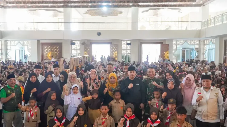 Dandim 0307 Hadiri Penyerahan Seragam Sekolah Gratis Dari Baznas