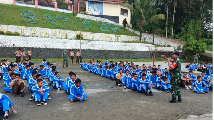 Plh Danramil 08 Batipuh Bekali Siswa Disiplin Nasionalisme